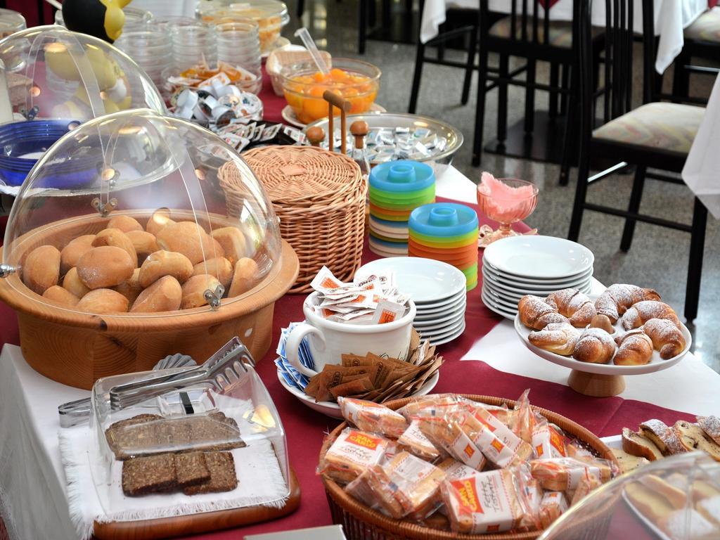 Park Hotel Eden Torbole Sul Garda Екстериор снимка