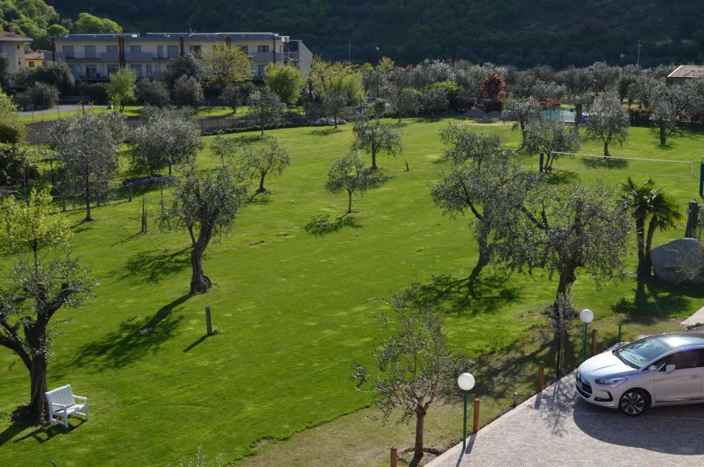 Park Hotel Eden Torbole Sul Garda Екстериор снимка