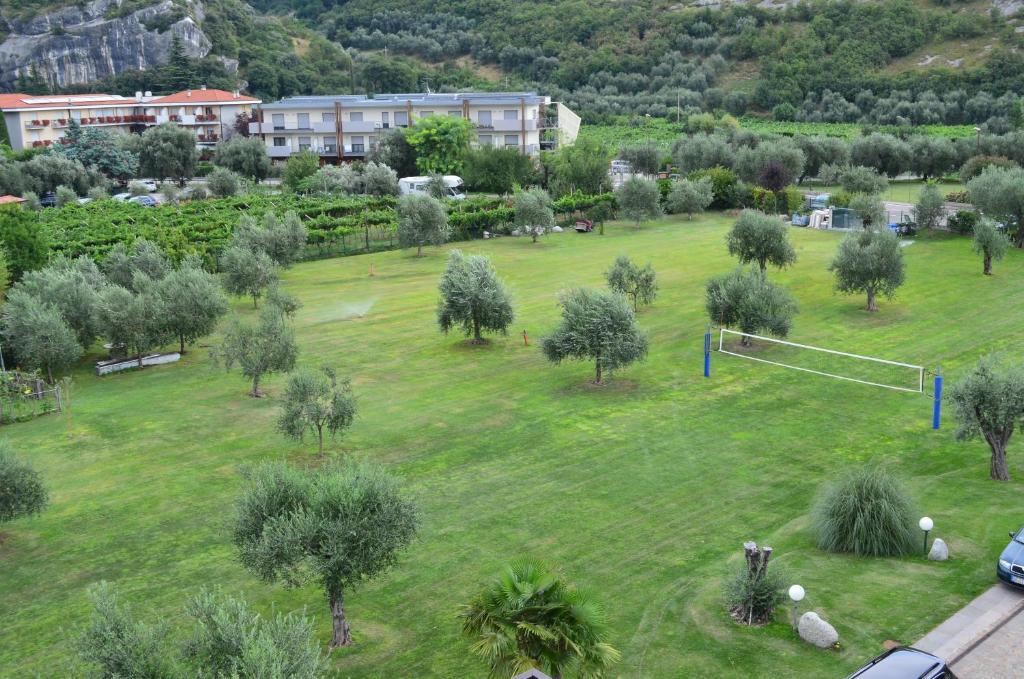 Park Hotel Eden Torbole Sul Garda Екстериор снимка
