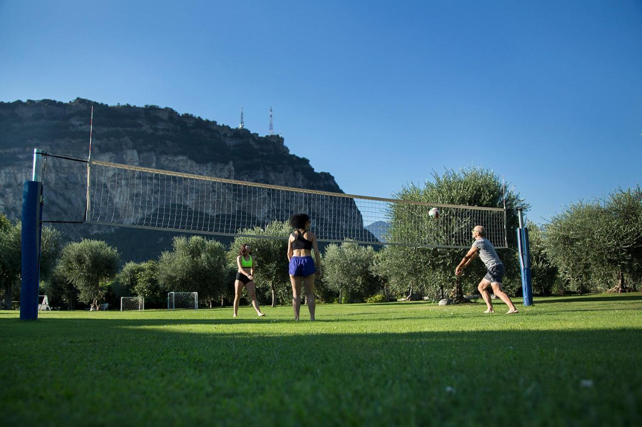 Park Hotel Eden Torbole Sul Garda Екстериор снимка
